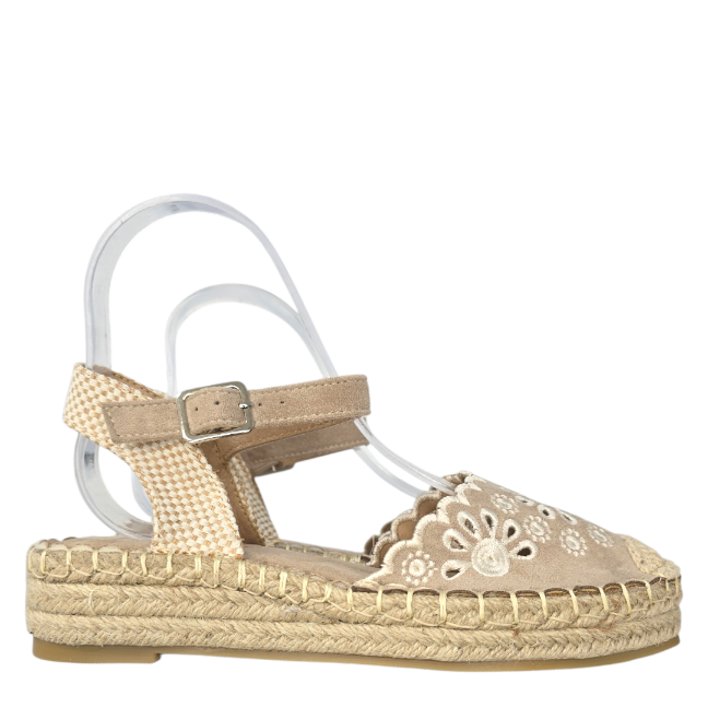 M.6805 Esparto bordada calados